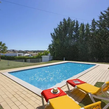 ヴィラ Lurdes By *