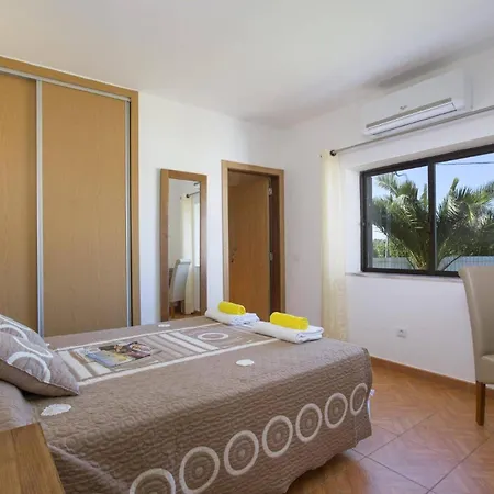 ヴィラ Lurdes By *