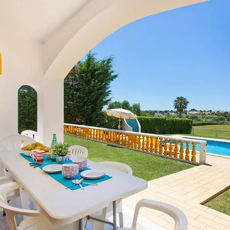 Villa Lurdes By *