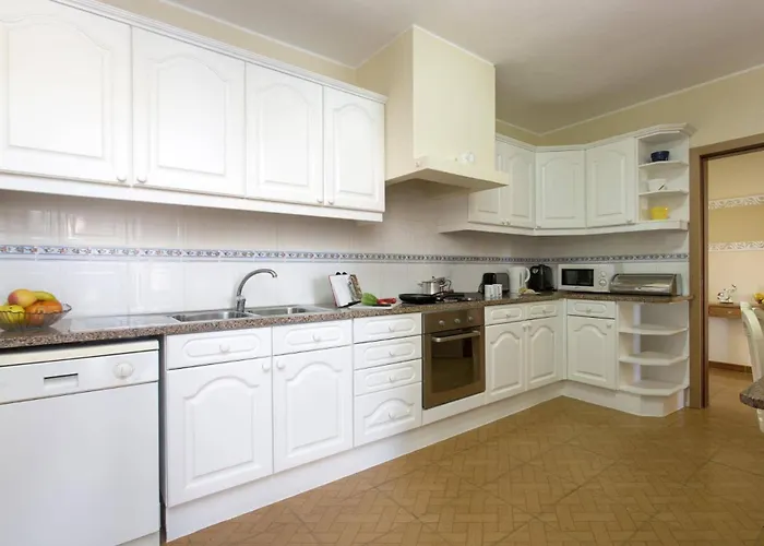 Lurdes By * Gale (Albufeira)