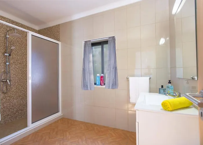 Lurdes By Gale (Albufeira)